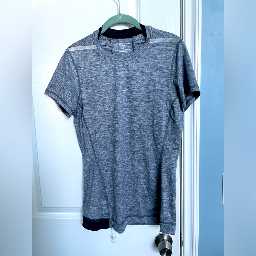 Women’s Brooks running shirt size Medium